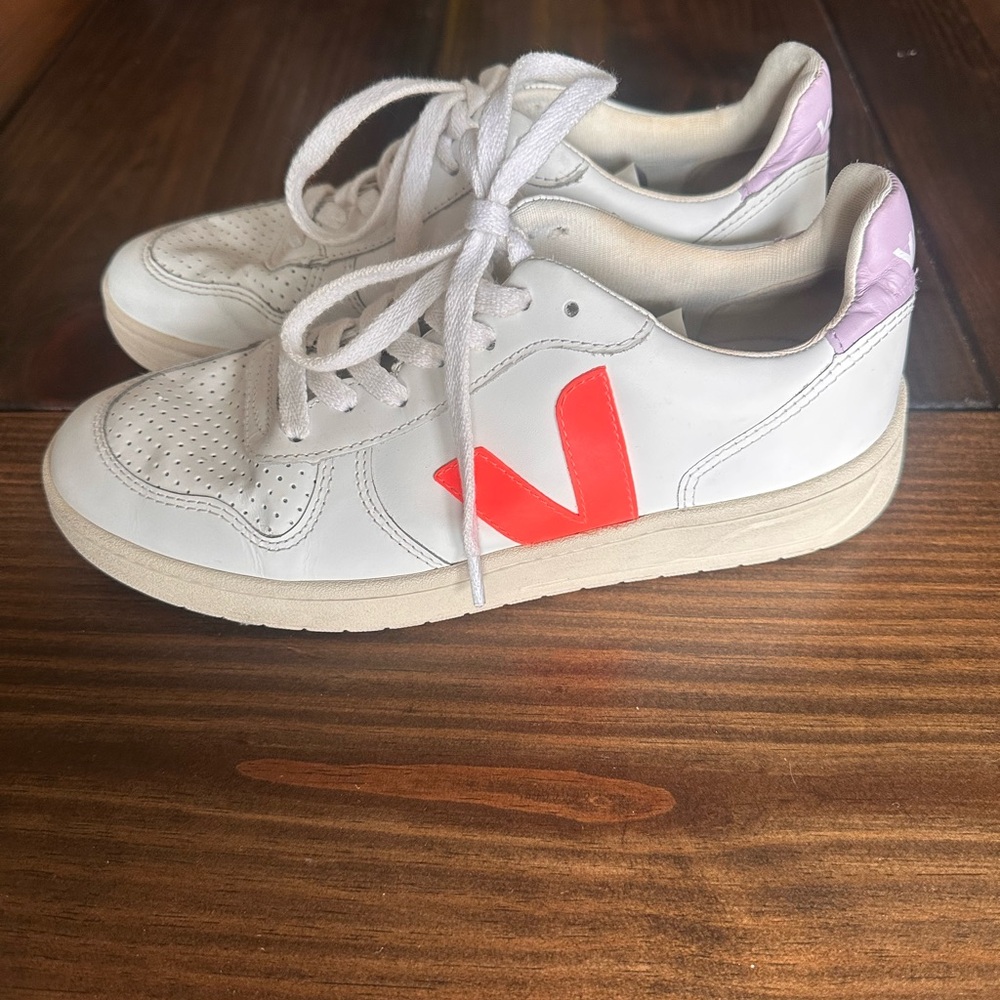 Madewell x Veja™ V-10 Leather Sneakers in Lilac and Neon Orange - Picture 2 of 7